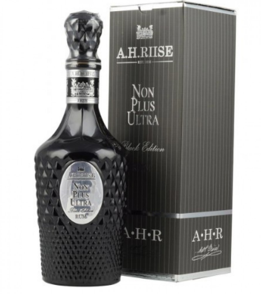 A.H. Riise Non Plus Ultra Black Edition 42% 0,7 l (karton)