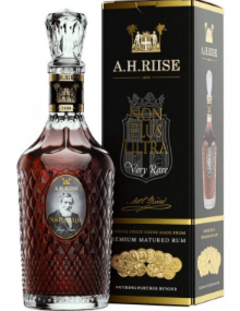 A.H.Riise Non Plus Ultra Very Rare 25y 42% 0,7 l (karton)